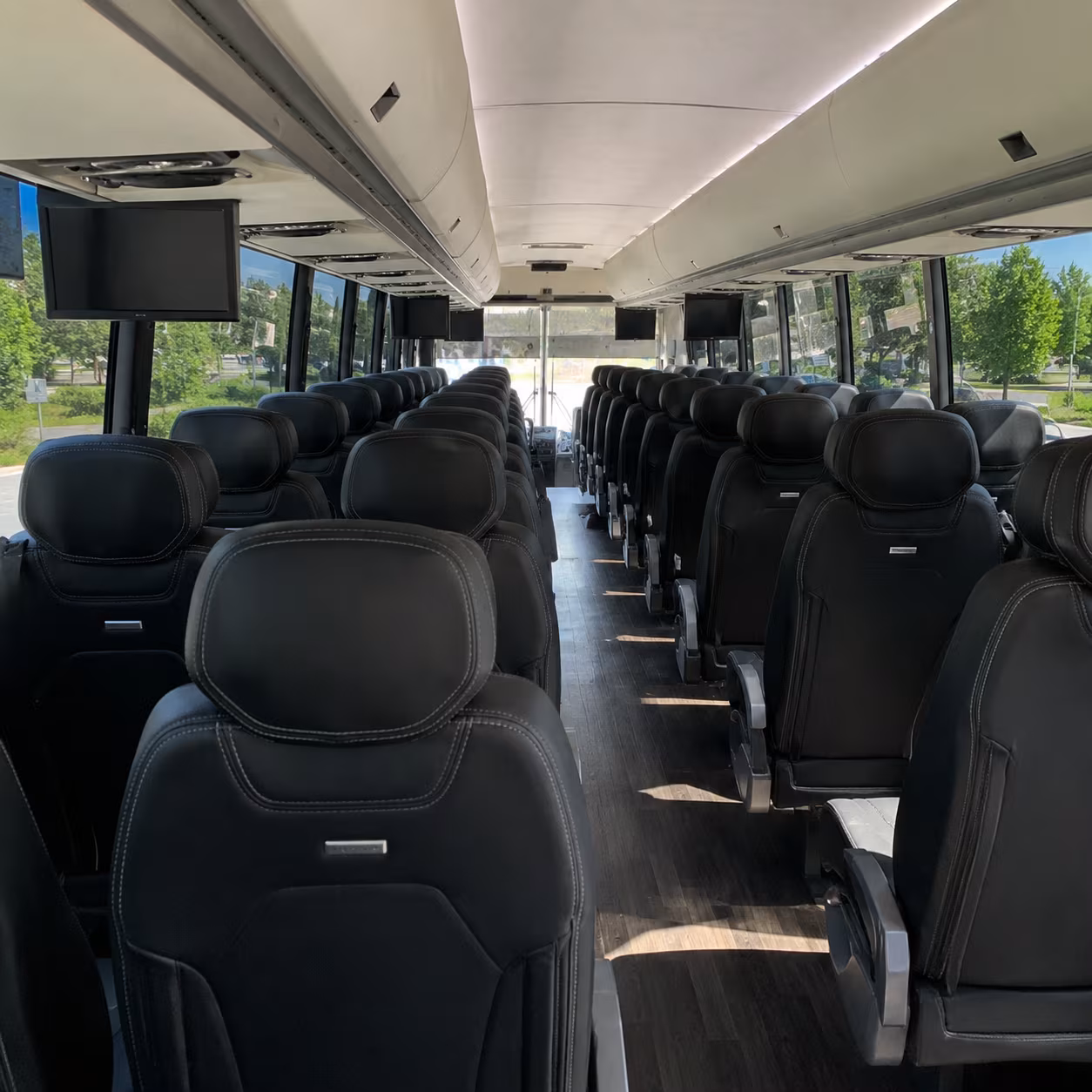 charter bus rentals for golf outings and resort corporate events in scottsdale