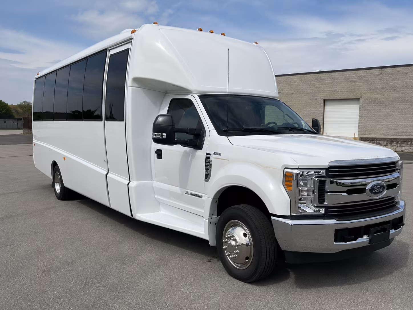 charter buses for scottsdale museum field trips